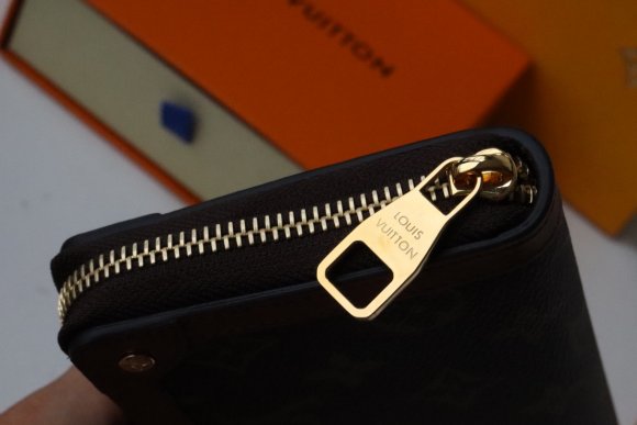 Louis Vuitton Кошелек CN_0505LV9