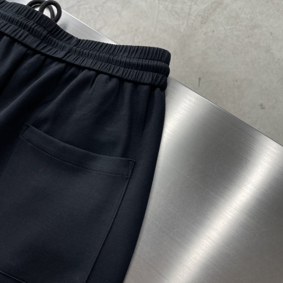 Louis Vuitton - Мужские спортивные штаны TJ_2205LV2 Louis Vuitton - Мужские спортивные штаны TJ_2205LV2