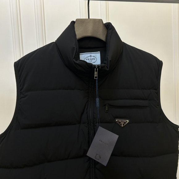 Prada - Мужской жилет пуховик KN_1510PR6 Prada - Мужской жилет пуховик KN_1510PR6