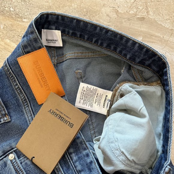 Burberry - Мужские штаны джинсы MI_1803BU9