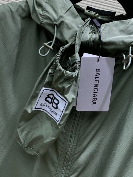 Balenciaga - Мужская куртка ветровка TI_3007BA6 Balenciaga - Мужская куртка ветровка TI_3007BA6