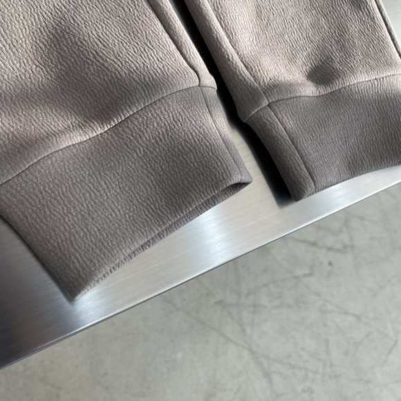 Louis Vuitton - Мужские повседневные штаны брюки TJ_1411LV6 Louis Vuitton - Мужские повседневные штаны брюки TJ_1411LV6