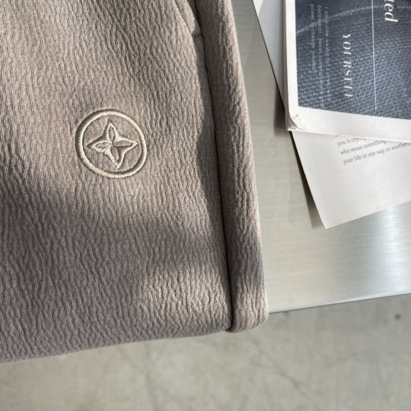 Louis Vuitton - Мужские повседневные штаны брюки TJ_1411LV6 Louis Vuitton - Мужские повседневные штаны брюки TJ_1411LV6