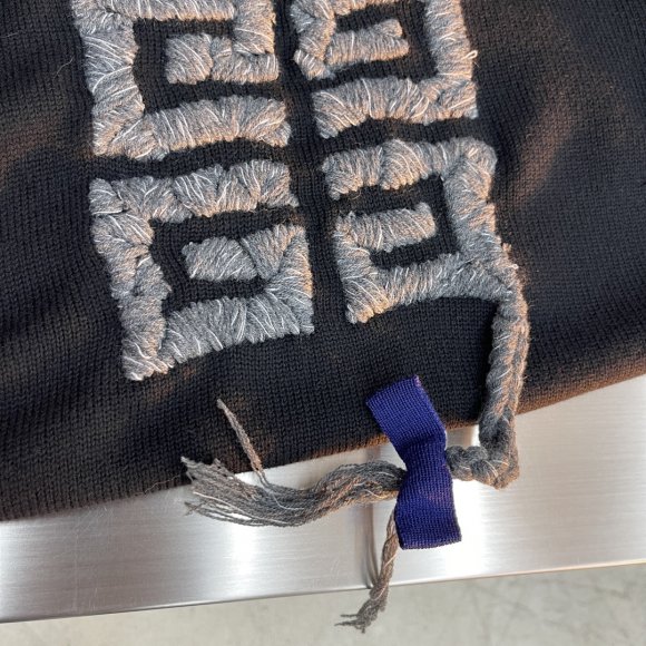 Givenchy - Мужская кофта свитер TJ_2001GI1