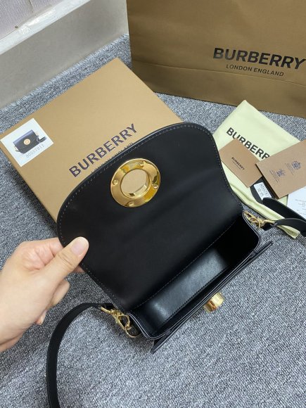 Burberry Elizabeth Сумка мессенджер BU1_0610BU2 Burberry Elizabeth Сумка мессенджер BU1_0610BU2
