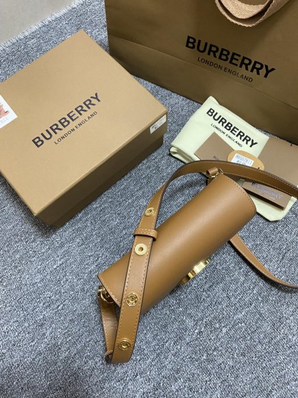 Burberry Elizabeth Сумка мессенджер BU1_0610BU2 Burberry Elizabeth Сумка мессенджер BU1_0610BU2