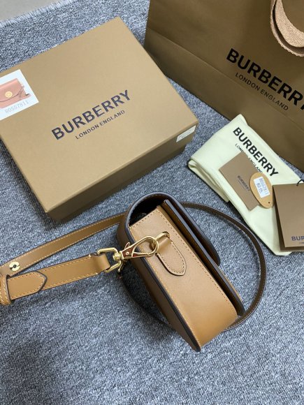 Burberry Elizabeth Сумка мессенджер BU1_0610BU2 Burberry Elizabeth Сумка мессенджер BU1_0610BU2