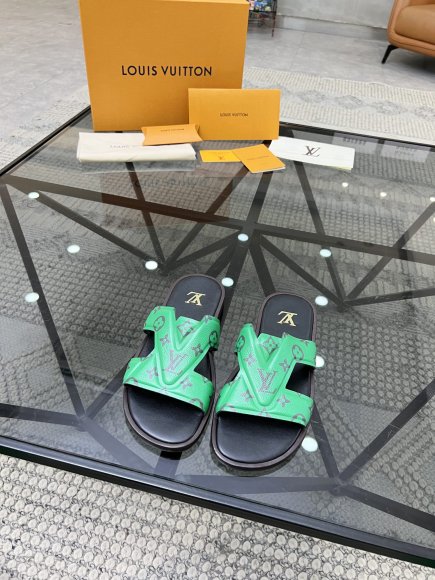 Louis Vuitton - Мужские шлепанцы RU_2106LV2 Louis Vuitton - Мужские шлепанцы RU_2106LV2