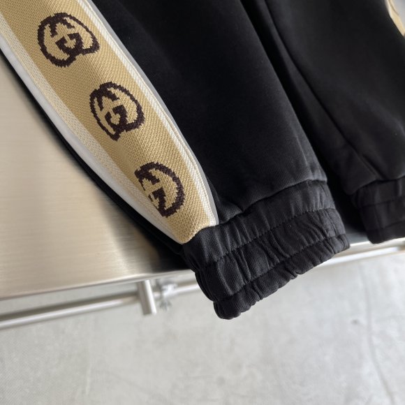 Gucci - Мужские спортивные штаны брюки TJ_0309GU2 Gucci - Мужские спортивные штаны брюки TJ_0309GU2