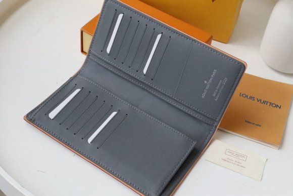 Louis Vuitton Кошелек CN_0505LV10 Louis Vuitton Кошелек CN_0505LV10
