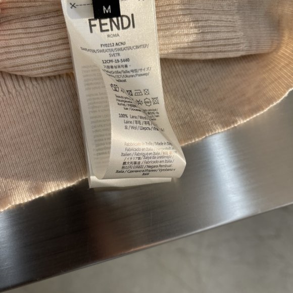 Fendi - Мужская шерстяная кофта свитер пуловер поло TJ_1411FE7