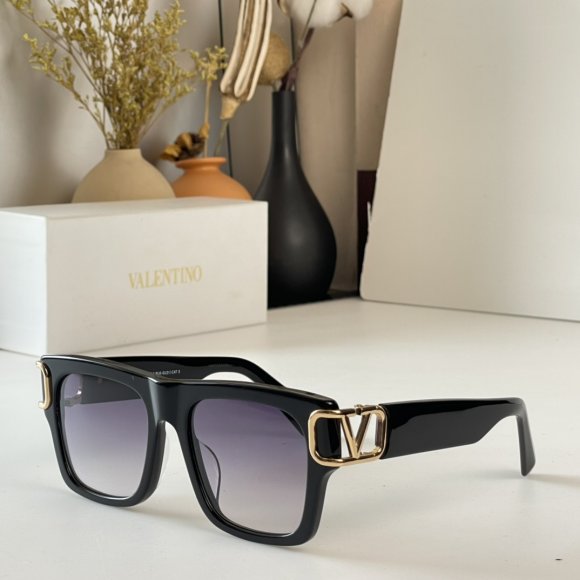 Valentino - Солнцезащитные очки K2_2102VA1