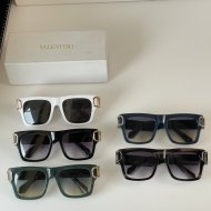 Valentino - Солнцезащитные очки K2_2102VA1 Valentino - Солнцезащитные очки K2_2102VA1
