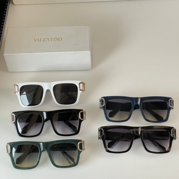 Valentino - Солнцезащитные очки K2_2102VA1