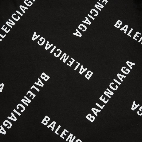 Balenciaga - Мужские шорты ACE_0105BA1