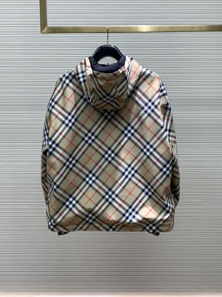 Burberry - Мужская куртка ветровка TI_3007BU8
