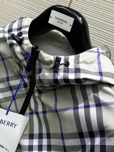 Burberry - Мужская куртка ветровка TI_3007BU8