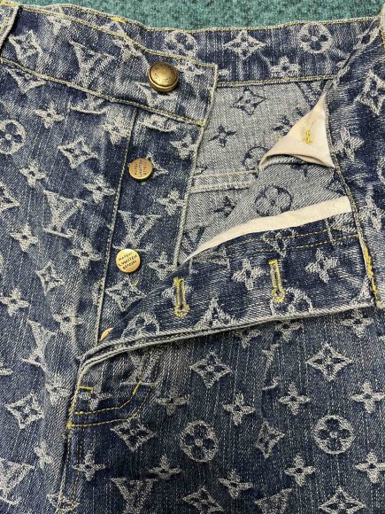 Louis Vuitton - Мужские штаны джинсы DZ_2811LV6 Louis Vuitton - Мужские штаны джинсы DZ_2811LV6