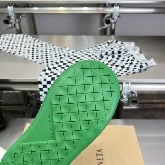 Bottega Veneta - Женские кеды ST3_1406BV1W