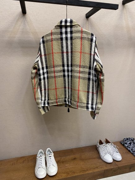 Burberry - Мужская куртка ветровка пиджак DZ_1909BU3