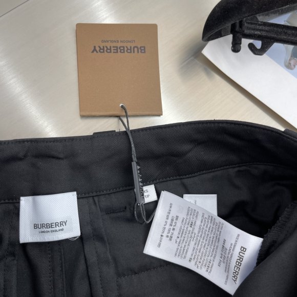 Burberry - Мужские штаны брюки TJ_2012BU11