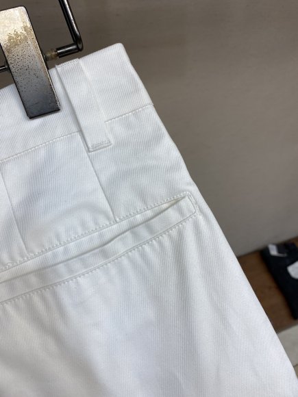 Louis Vuitton - Мужские шорты DZ_0205LV12