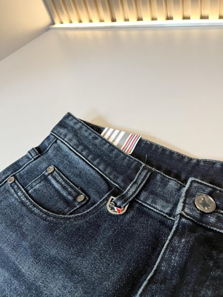 Thom Browne - Мужские джинсы штаны DF_0411TB7