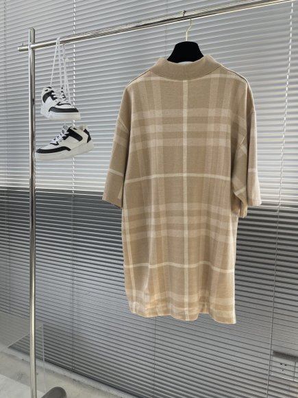 Burberry - Мужская трикотажная футболка майка поло TJ_0204BU5