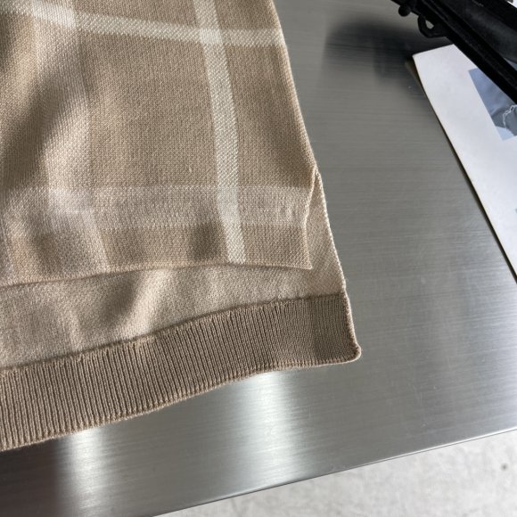 Burberry - Мужская трикотажная футболка майка поло TJ_0204BU5