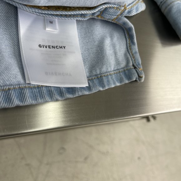 Givenchy - Мужская джинсовая рубашка куртка TJ_1508GI6 Givenchy - Мужская джинсовая рубашка куртка TJ_1508GI6