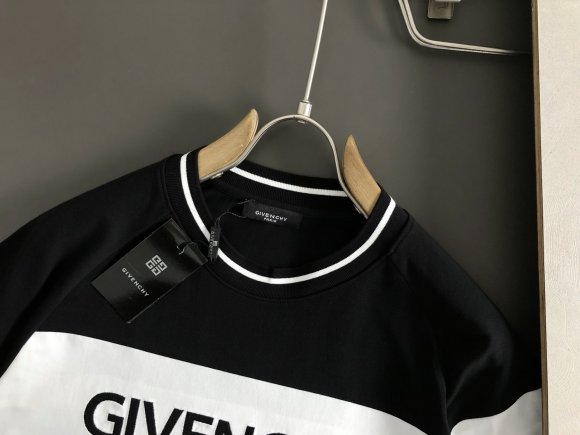 Givenchy - Мужская футболка майка DZ_1202GI6 Givenchy - Мужская футболка майка DZ_1202GI6