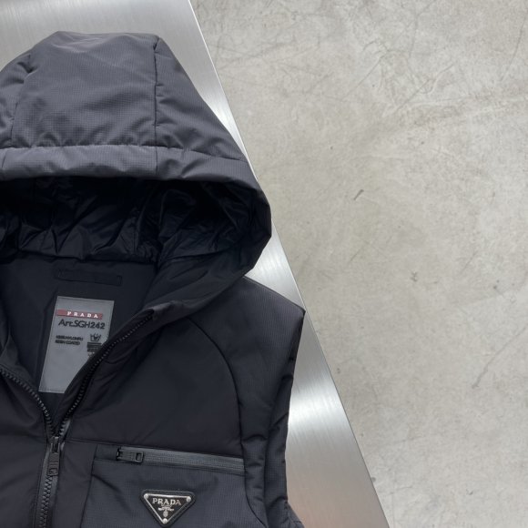 Prada - Мужской жилет пуховик TJ_0511PR5