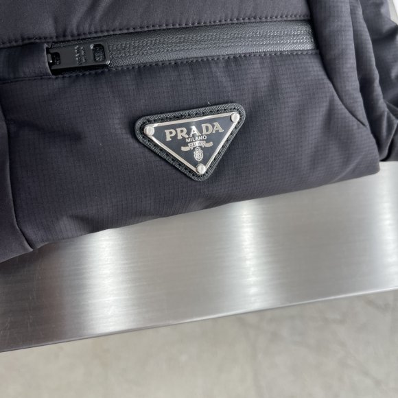 Prada - Мужской жилет пуховик TJ_0511PR5