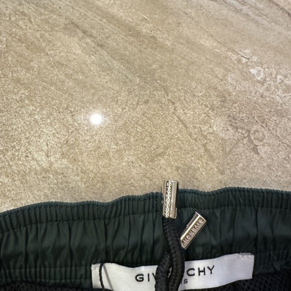 Givenchy - Мужские шорты плавки MI_2806GI8 Givenchy - Мужские шорты плавки MI_2806GI8