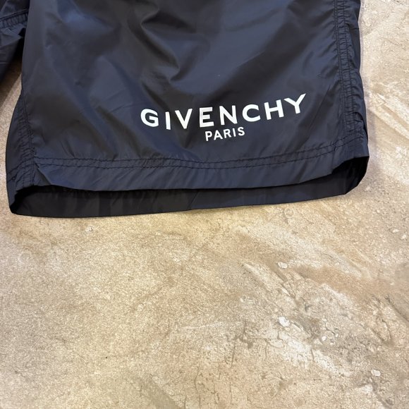 Givenchy - Мужские шорты плавки MI_2806GI8 Givenchy - Мужские шорты плавки MI_2806GI8