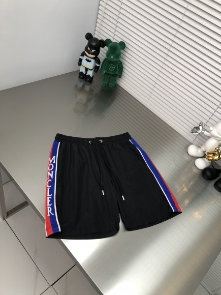 Moncler - Мужские шорты DZ_2805MO2