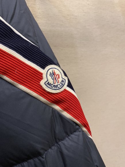 Moncler - Мужская куртка пуховик DZ_0611MO2 Moncler - Мужская куртка пуховик DZ_0611MO2