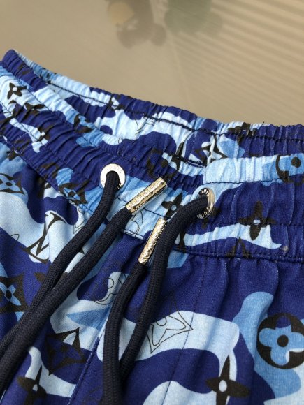 Louis Vuitton - Мужские шорты DZ_2805LV7