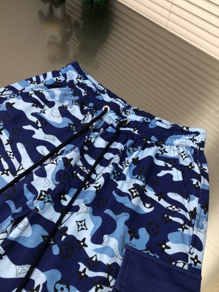 Louis Vuitton - Мужские шорты DZ_2805LV7