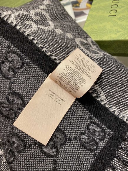 Gucci - Шерстяной шарф JX_0412GU4