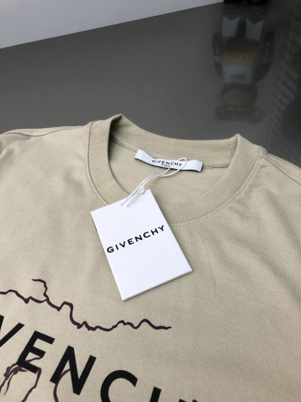 Givenchy - Мужская футболка майка DZ_2203GI17