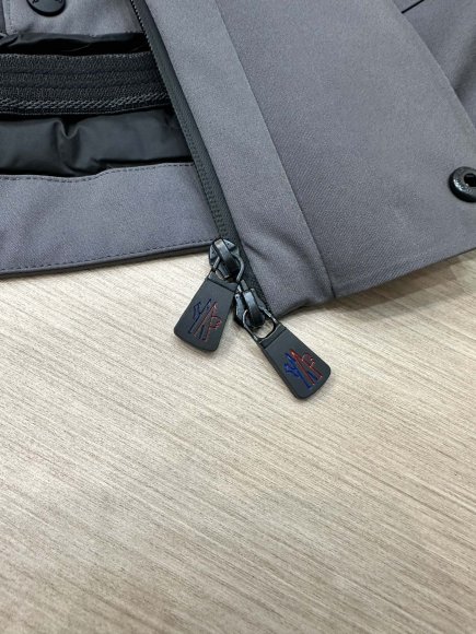 Moncler Grenoble - Мужская куртка пуховик DZ_1109MO3