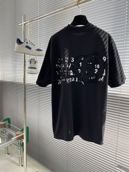 Maison Margiela MM6 - Мужская футболка майка TJ_0207MA9 Maison Margiela MM6 - Мужская футболка майка TJ_0207MA9