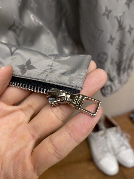 Louis Vuitton - Мужская куртка ветровка DZ_0508LV4