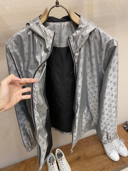 Louis Vuitton - Мужская куртка ветровка DZ_0508LV4