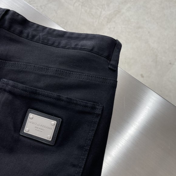 Dolce & Gabbana - Мужские джинсовые шорты TJ_2006DG3