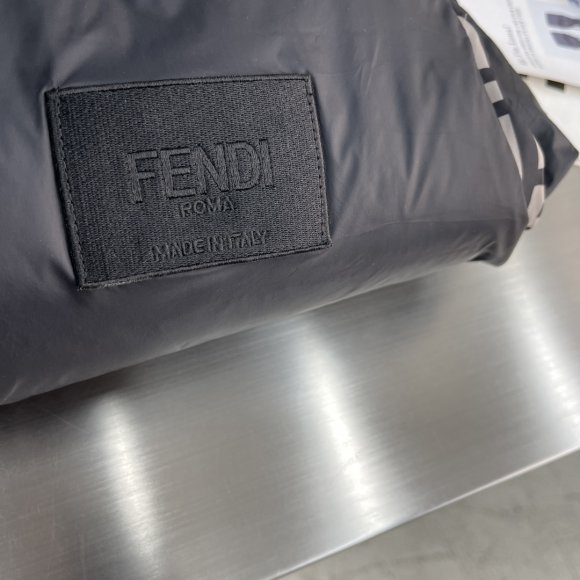 Fendi - Мужская двусторонняя куртка пуховик TJ_0612FE2