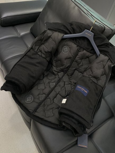 Louis Vuitton - Мужская куртка пуховик TI_1111LV5