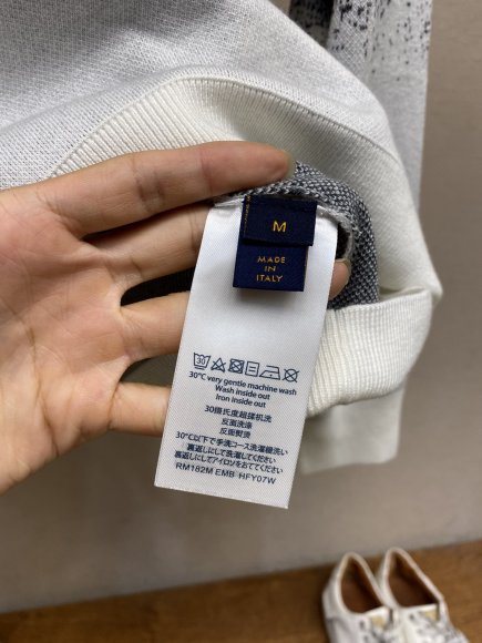 Louis Vuitton - Мужская кофта свитер DZ_2810LV3 Louis Vuitton - Мужская кофта свитер DZ_2810LV3