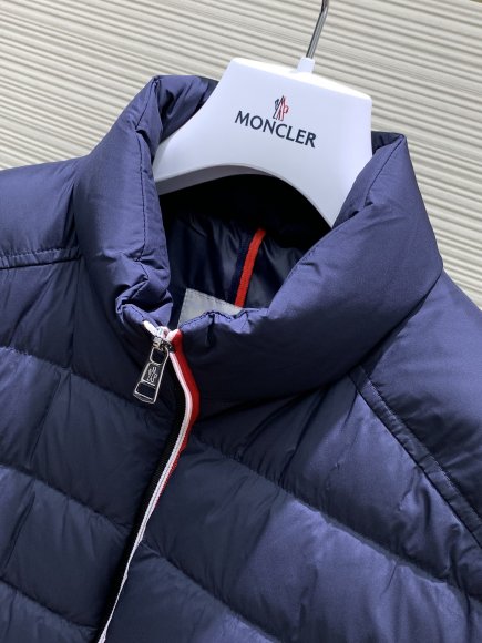 Moncler - Мужской жилет пуховик TI_2211MO10